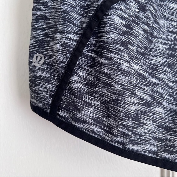 Lululemon Run Times Short *4-way Stretch 4" Dramatic Static White Black‎ / Black - Picture 8 of 10